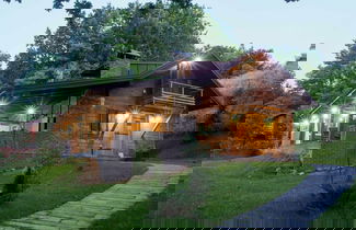 Foto 1 - Amazing Chalet with Private Garden, Hot Tub, Sauna, Great Location by the River