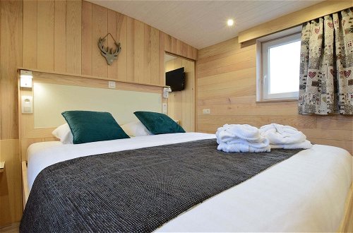 Foto 5 - Quaint Mobile Home With Sauna in Vielsalm