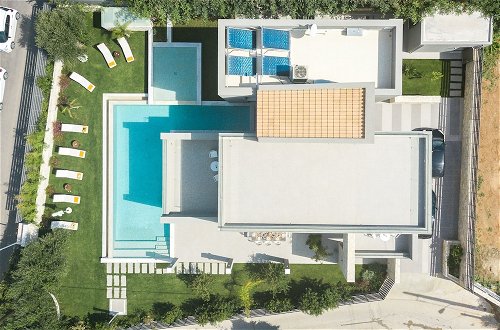 Photo 10 - Lux Villa w Heated-hydromassage Pool 200m to sea