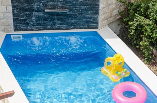 Photo 15 - Villa Anita private heated pool