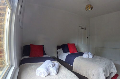 Photo 12 - Lovely Large London Apartment, Near Stratford