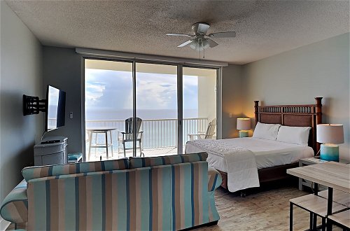 Photo 2 - Majestic Beach Resort by Southern Vacation Rentals