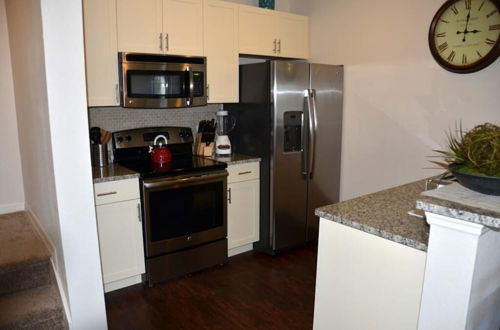 Photo 7 - Lucaya 3 Bedroom 2 Bath Townhome With Sophisticated Kitchen