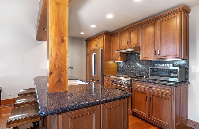 Mv32: Lakeland Village Luxury Condo With Great Amenities - Photo 8