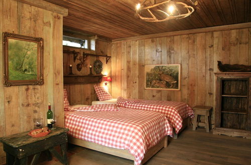 Foto 5 - Luxurious Chalet with Hot Tub & Sauna in Thirimont