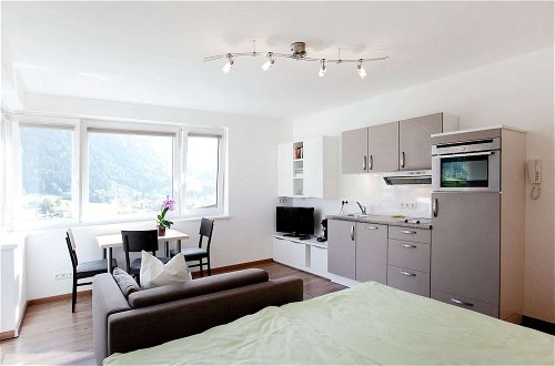 Foto 3 - Apartment With Terrace in Kaprun, Salzburg
