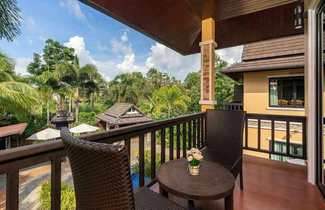 Bright Luxury Villa W Garden Pool & Sauna - Photo 34