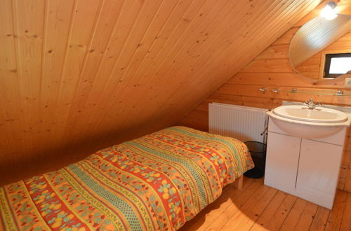Foto 18 - A Wooden Chalet Located in a Quiet and Green Environment, for 5 People