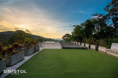 Foto 16 - State Of The Art 4 Bedrooms Sea View Pool Villa by Bristol