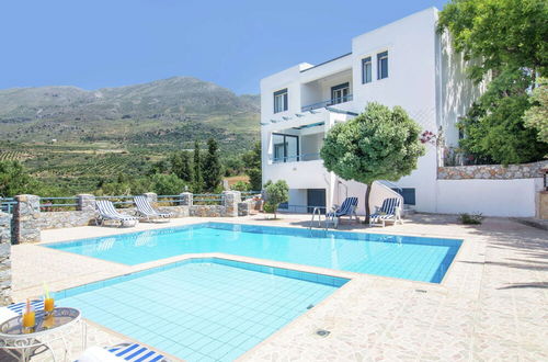 Photo 23 - Modish Villa in Lefkogia Crete With Swimming Pool