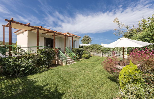 Estia Coastal Dream - Lush & Enchanting Garden Gem - Foto 10