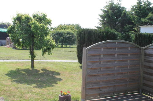 Photo 15 - Elementary Bungalow in Damshagen With Football