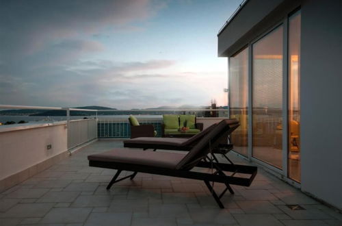 Photo 31 - Sunset Penthouse Apartment with Hot Tub