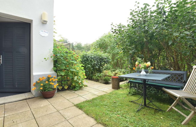 Villa With Garden on the Edge of the Forest - Foto 1