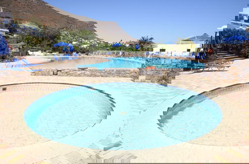 Foto 5 - Sunshine Village Hotel