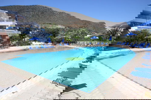 Foto 3 - Sunshine Village Hotel