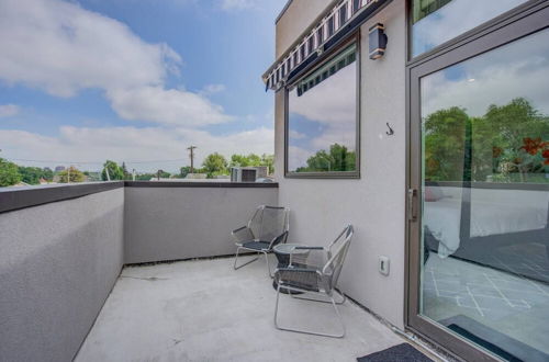 Photo 26 - 4BR Modern Marvel Downtown Custom Private Balcony