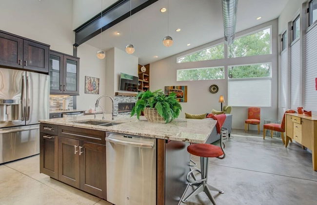 4BR Modern Marvel Downtown Custom Private Balcony - Foto 14