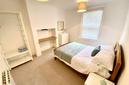 Photo 2 - Spacious Two Bed Apartment in Poole
