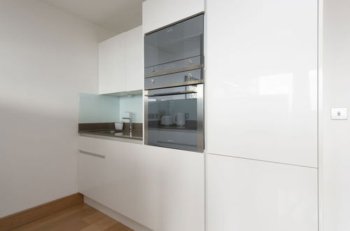 Foto 9 - Lovely 2-bed Luxury Apartment in City of London