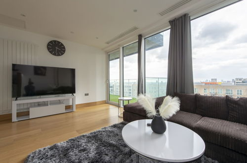 Foto 10 - Lovely 2-bed Luxury Apartment in City of London