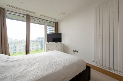 Foto 4 - Lovely 2-bed Luxury Apartment in City of London