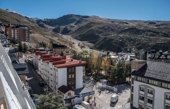 Todosierranevada Zona Baja Junto a los Telecabinas - Foto 4