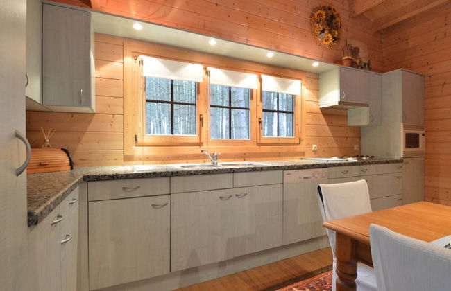 Peaceful Chalet Retreat - Photo 6