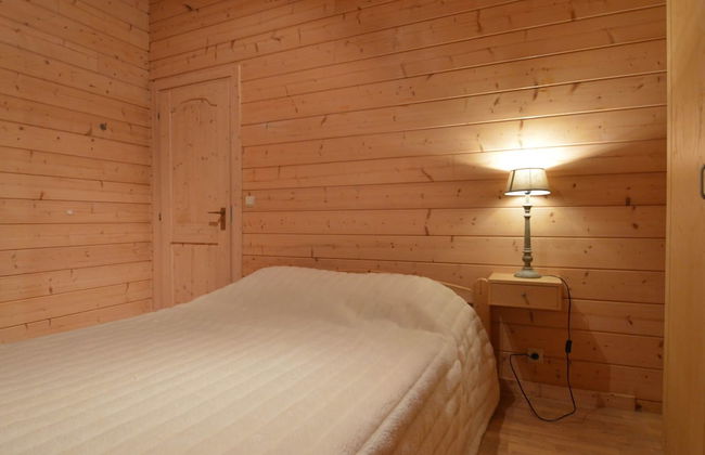 Peaceful Chalet Retreat - Photo 3
