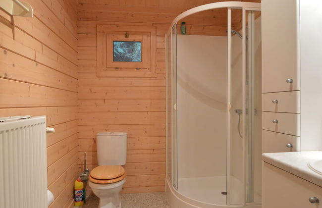 Peaceful Chalet Retreat - Photo 8