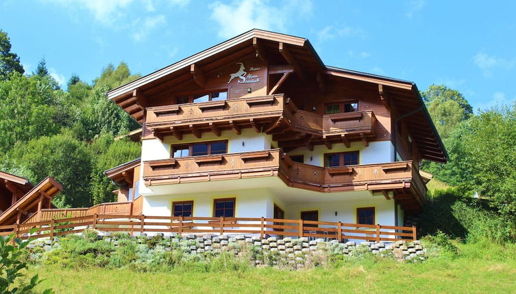 Foto 1 - Spacious Chalet near Ski Area in Saalbach-Hinterglemm