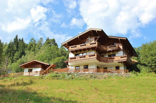 Foto 16 - Spacious Chalet near Ski Area in Saalbach-Hinterglemm