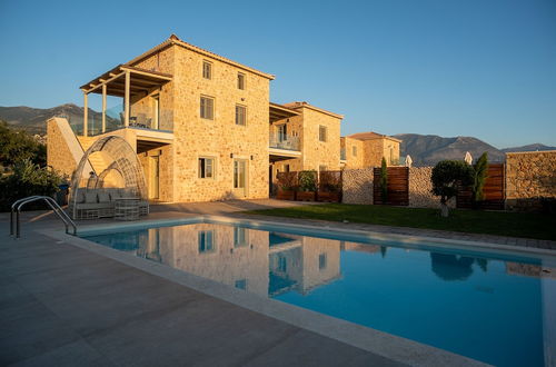 Photo 12 - Katergo Luxury Villas