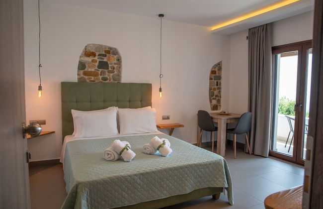 Aelia Mount Suites - Photo 2