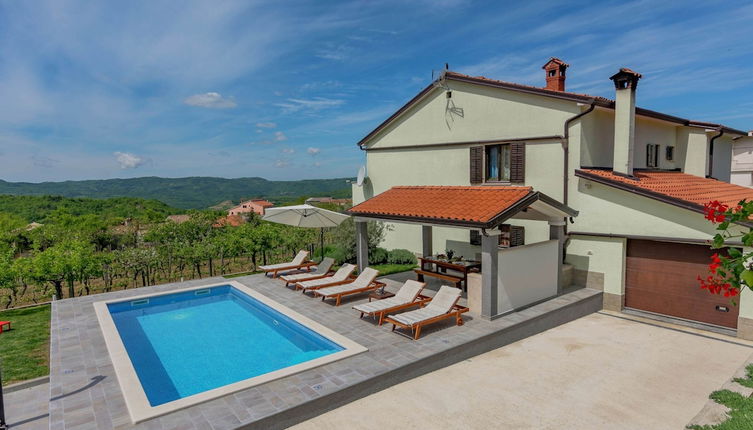 Photo 1 - Spacious Apartment in Pazin With Pool