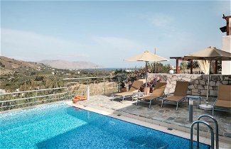 Photo 1 - Family Friendly Villa Bluefairy With Private Pool, Near Restaurants & Beach