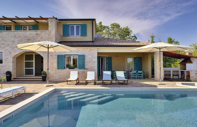 Luxurious Villa with Sauna & Hot Tub in Žminj - Foto 24