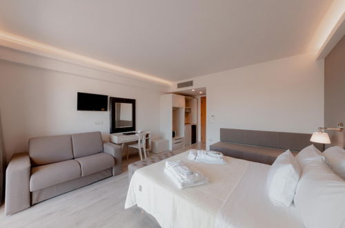 Foto 9 - Palacio Del Sol Luxury Apartments