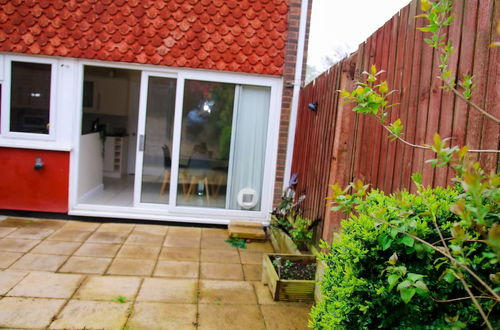 Photo 1 - Newly Refurbished 3 Bedroom House B32