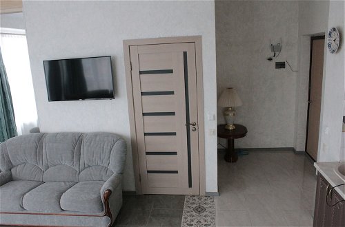Photo 2 - Apartment on Kamyshovaya 41, apt 19