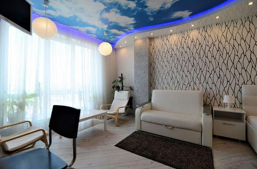 Photo 3 - Megapolis Apartments on prospect Revolyutsii 9A