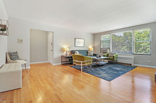 Photo 10 - 2BR Modern & Comfy Apt in Rogers Park