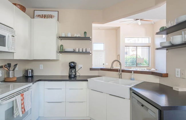 Stylish Cave Creek 3 Bdrm Vacation Home! - Photo 12