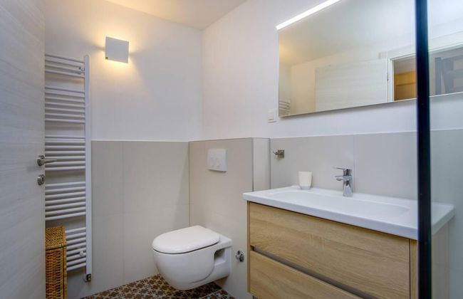 Impeccable 4-bed Apartment in Osor - Photo 14