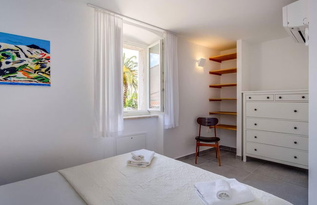 Impeccable 4-bed Apartment in Osor - Photo 2