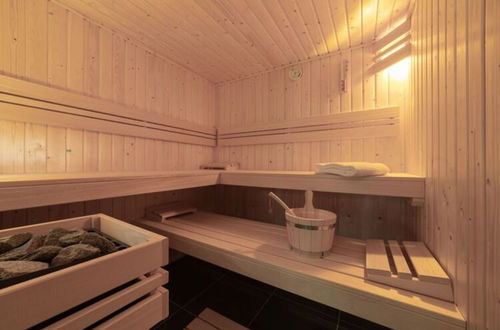 Foto 30 - Wellness Villa With Sauna and Whirlpool