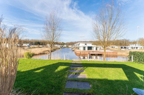 Photo 30 - Modern Holiday Home in Zeewolde With Sauna