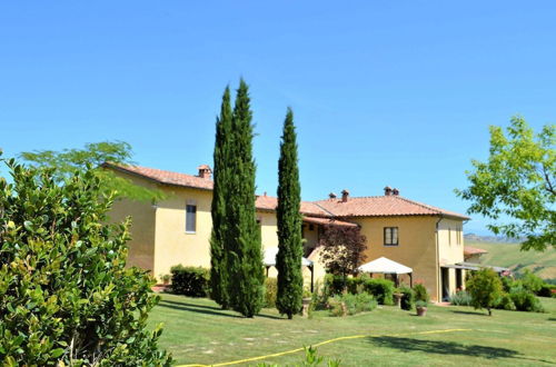 Photo 26 - Cozy Apartment Near Asciano With Shared Swimming Pool