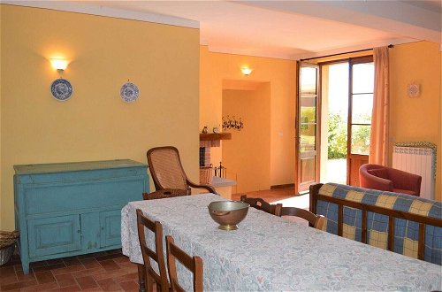 Foto 20 - Cozy Apartment Near Asciano With Shared Swimming Pool