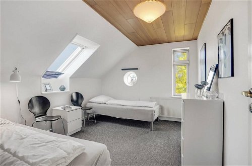 Foto 8 - Captivating 4-bed Villa in Idestrup